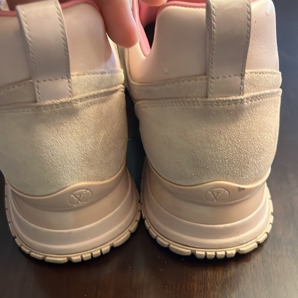 Authentic Louis Vuitton sneakers pink - Picture 3 of 7